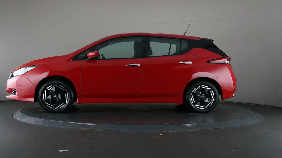 2022-nissan-leaf-e-acenta-39kwh-big-35