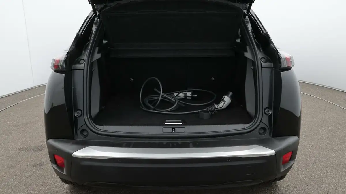2021-peugeot-2008-suv-e-gt-premium-50kwh-big-17