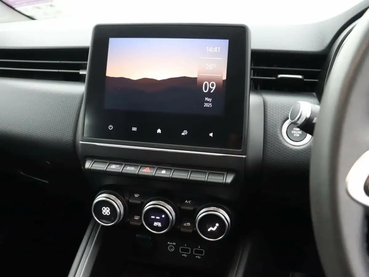 2021-renault-clio-10-tce-iconic-90ps-big-24