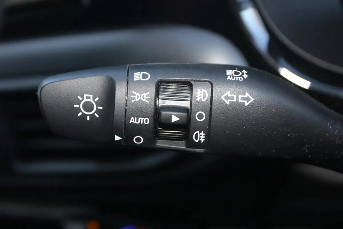 2024-hyundai-i10-10-t-gdi-n-line-90ps-two-tone-roof-big-23