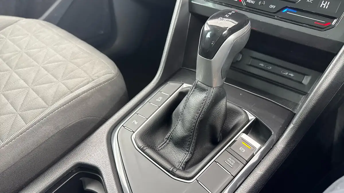 2021-volkswagen-tiguan-15-tsi-life-150ps-dsg-big-18