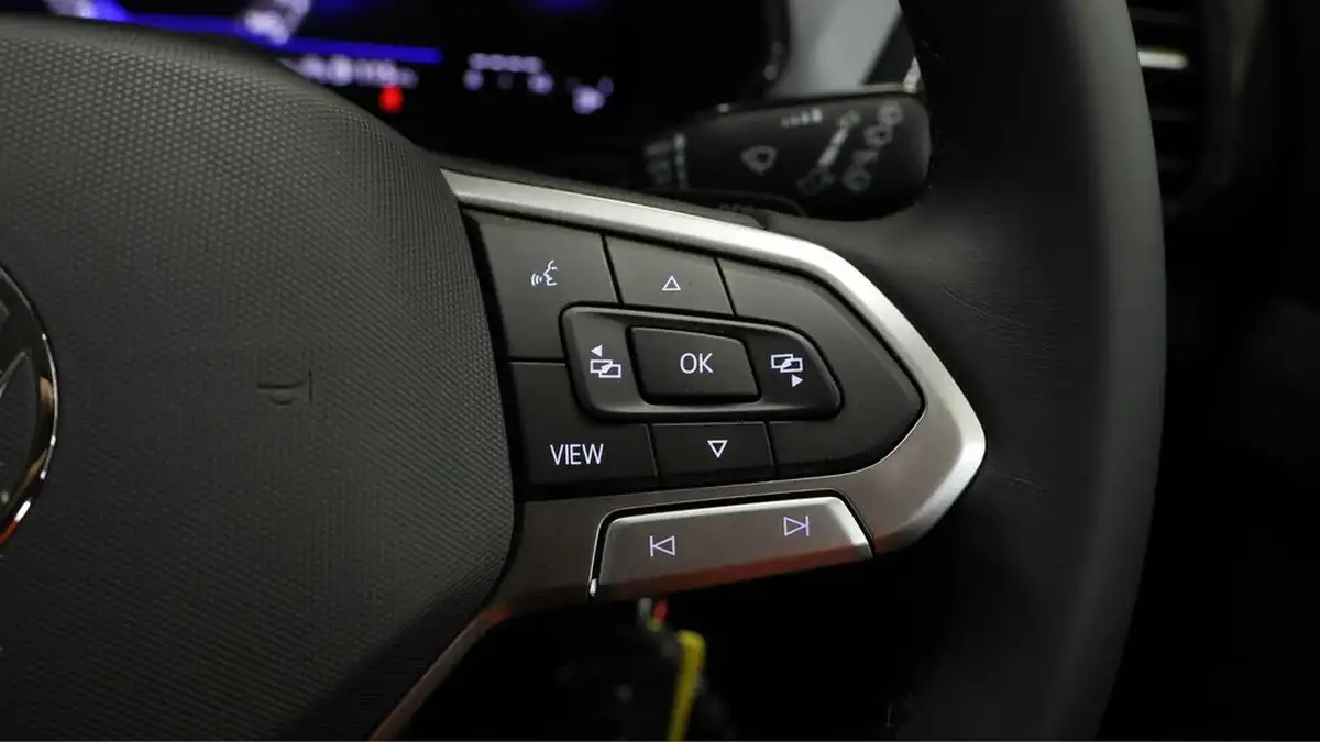 2024-volkswagen-t-cross-10-tsi-life-115ps-dsg-big-22