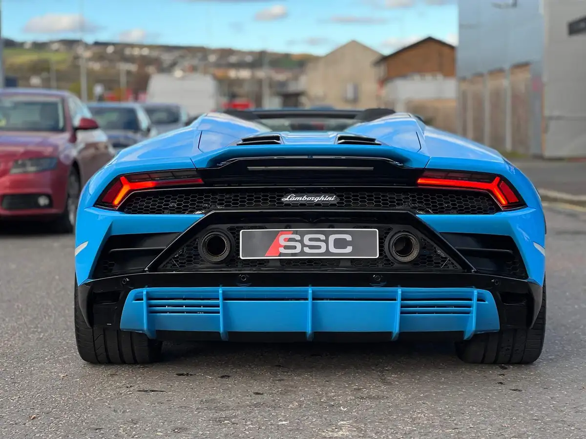 2023-lamborghini-huracan-52-evo-big-10