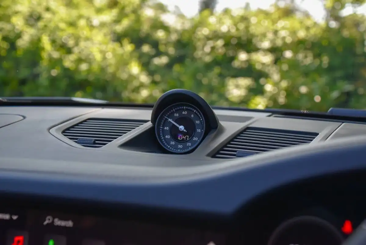2021-porsche-911-30-targa-4s-big-41
