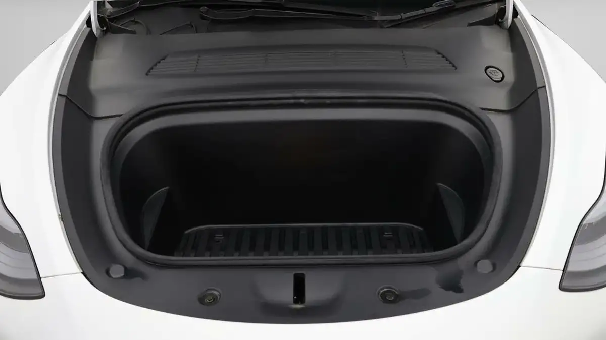 2023-tesla-model-y-e-rwd-big-18