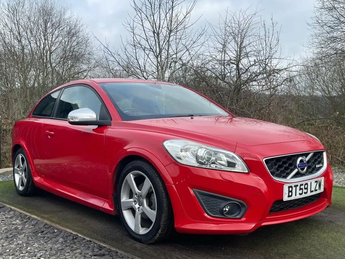 2010-volvo-c30-16td-r-design-big-10