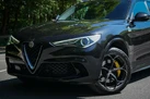 2019-alfa-romeo-stelvio-29-biturbo-quadrifoglio-small-7