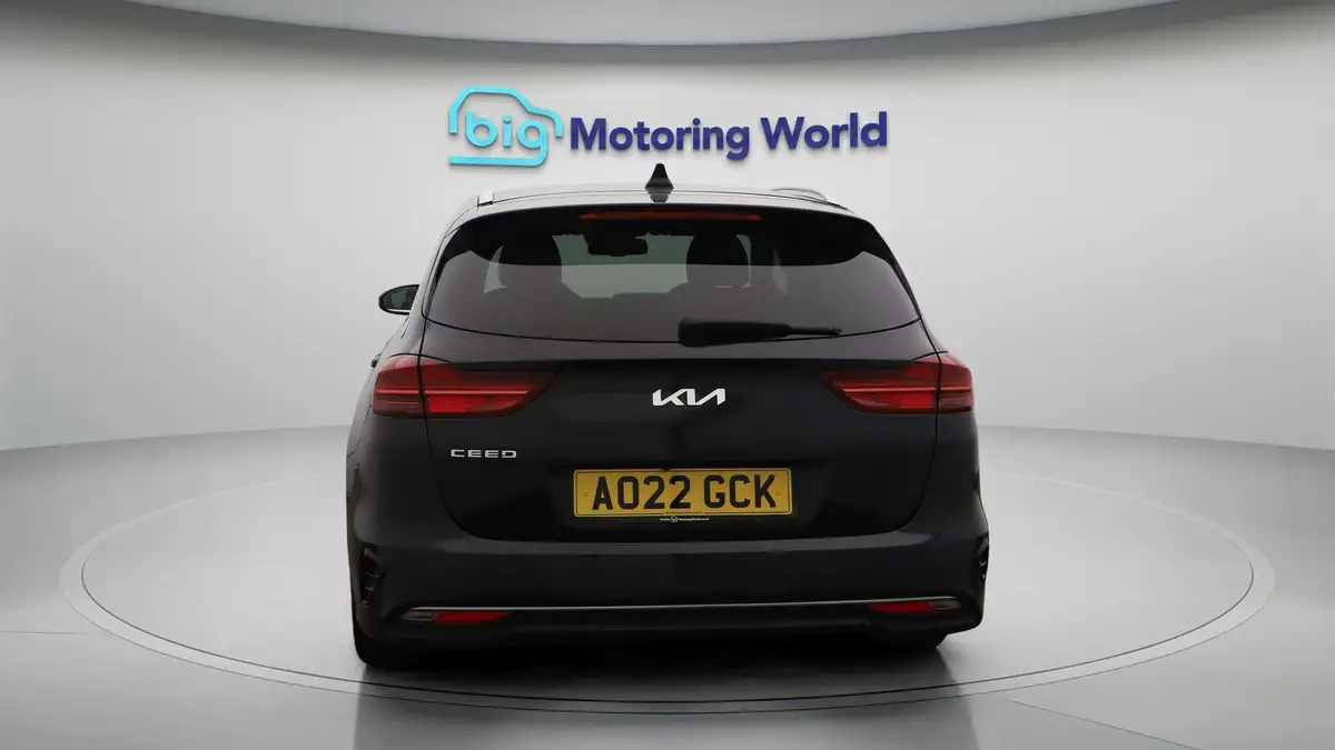2022-kia-ceed-15-t-gdi-3-sportswagon-big-6