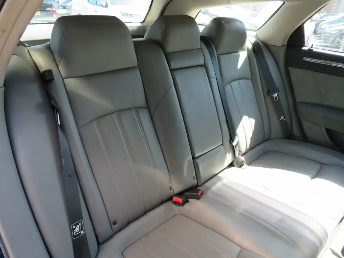 2007-chrysler-300c-30td-estate-5d-big-6