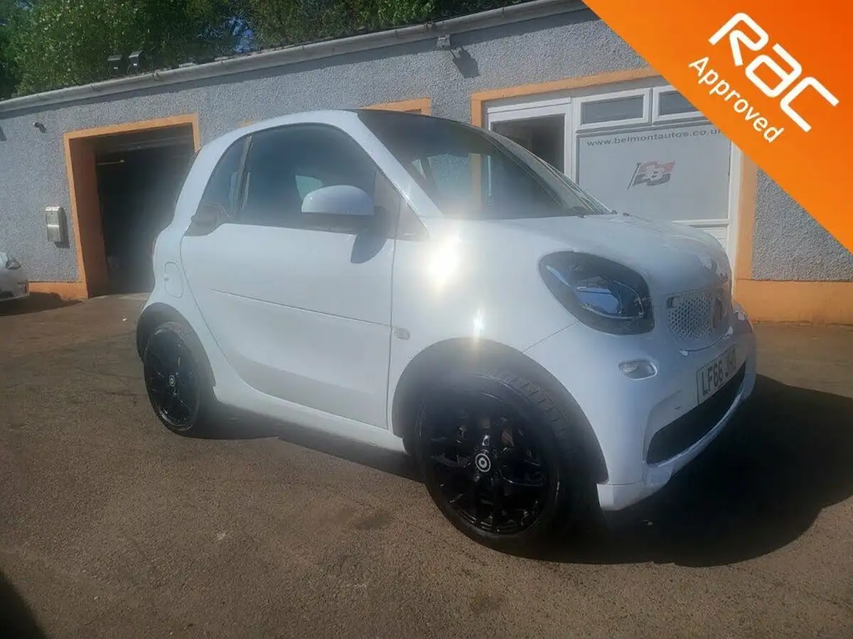 2016-smart-fortwo-09-edition-white-twinamic-big-0