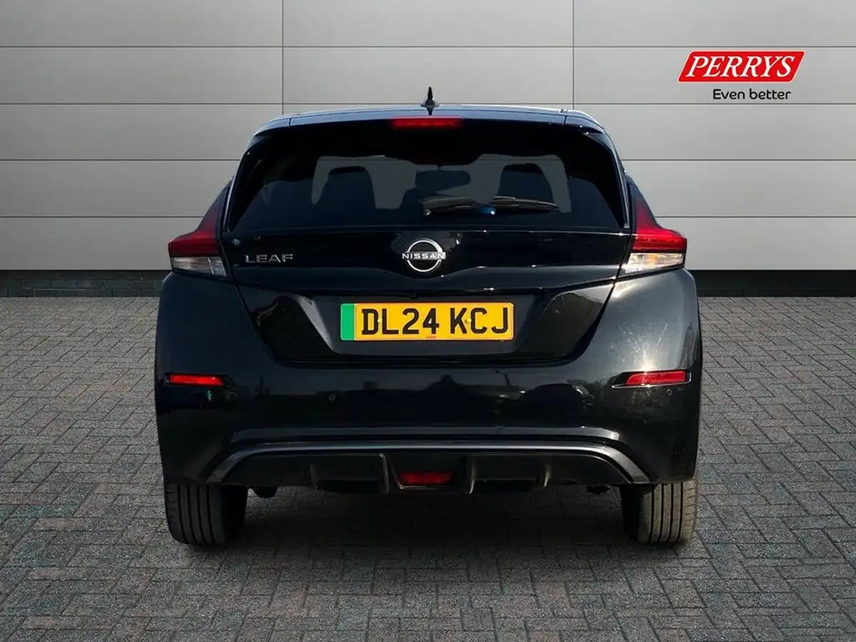 2024-nissan-leaf-e-tekna-39kwh-big-4