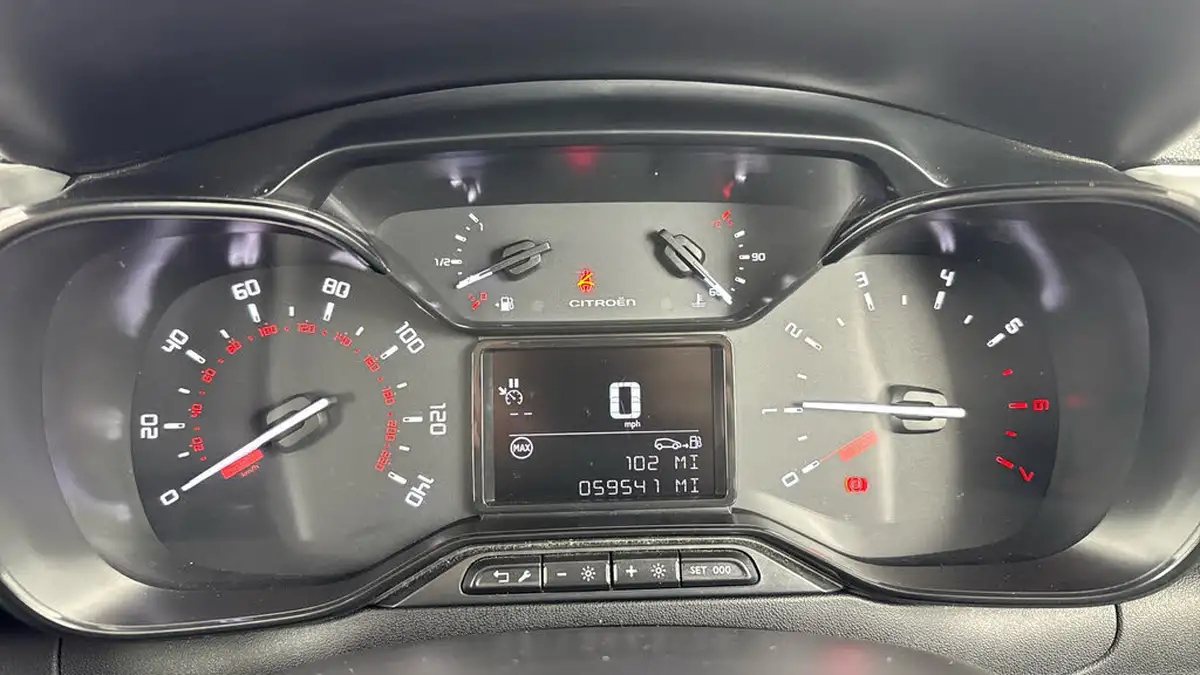 2021-citroen-c3-12-puretech-shine-83ps-big-12
