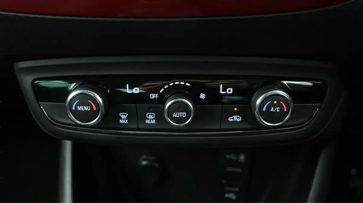 2022-vauxhall-crossland-12i-gs-line-big-12