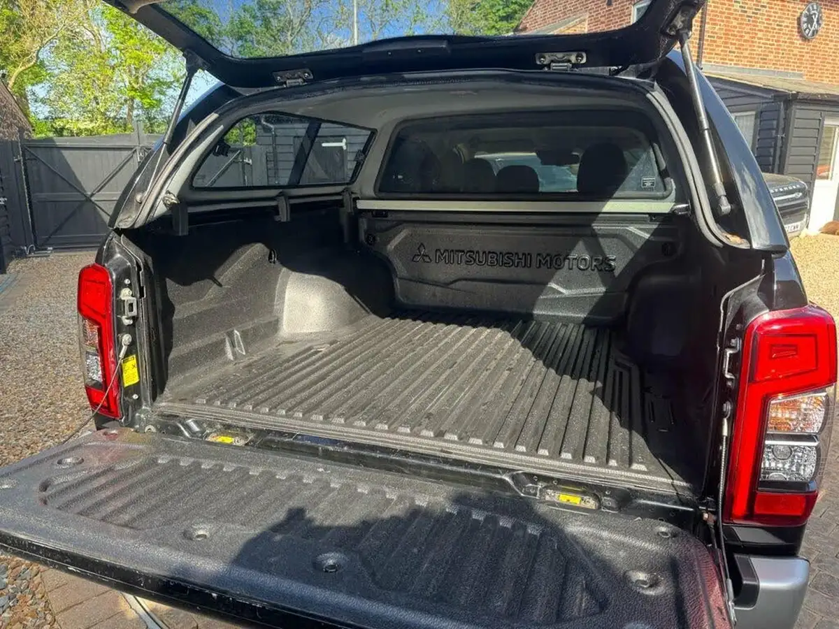 2019-mitsubishi-l200-22di-d-barbarian-x-big-15