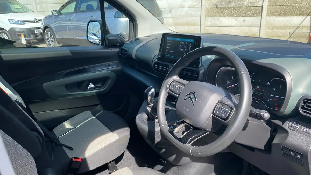 2020-citroen-berlingo-15bluehdi-flair-xtr-m-size-100ps-big-10