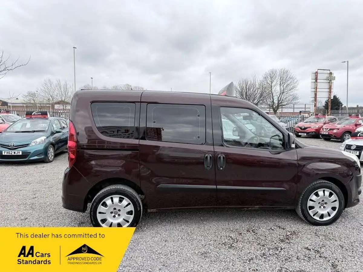 2011-fiat-doblo-14-dynamic-95bhp-big-10