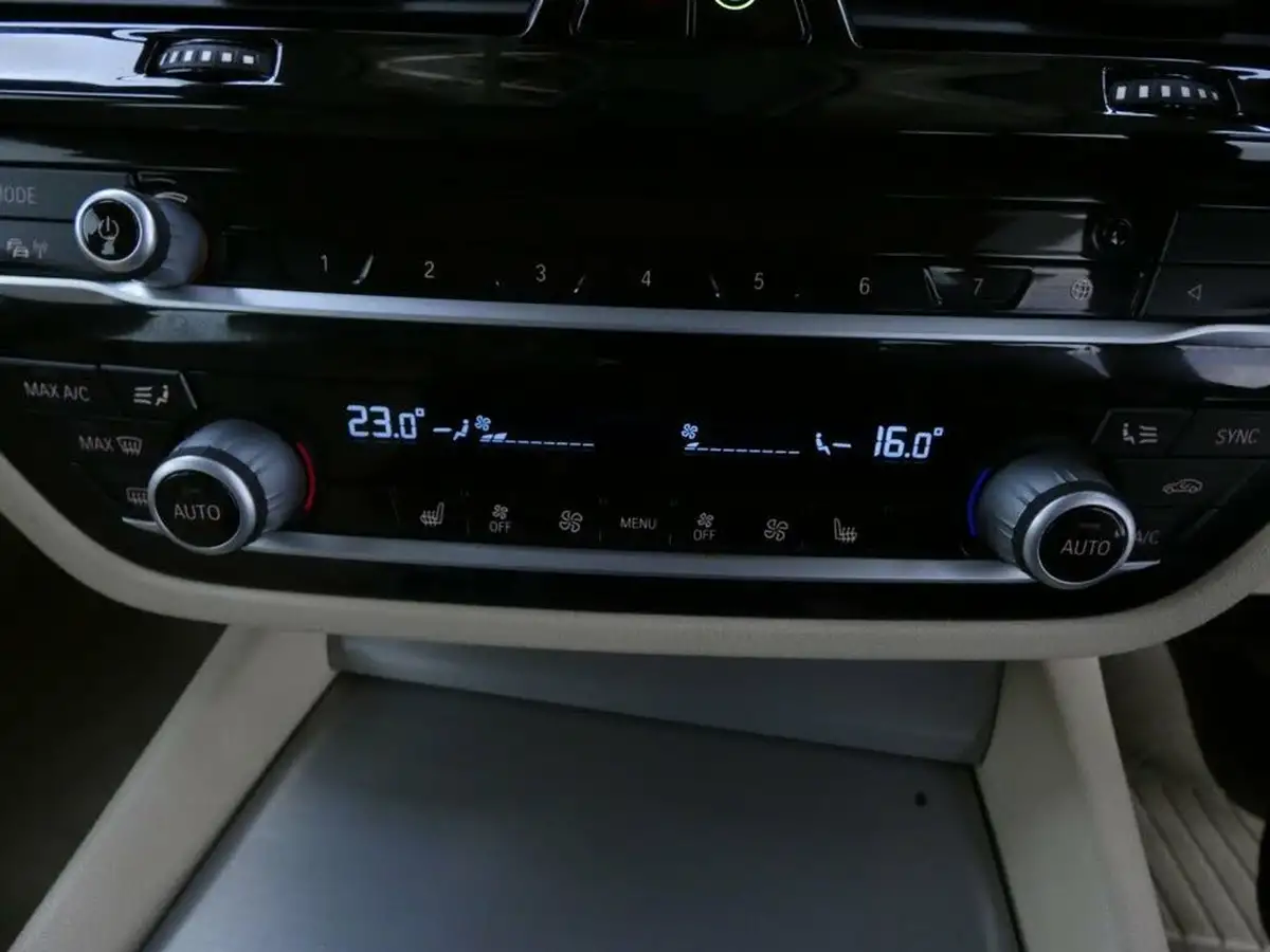 2020-bmw-5-series-big-12
