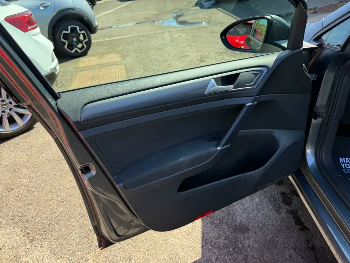2018-volkswagen-golf-10-tsi-se-115ps-hatchback-5d-big-30