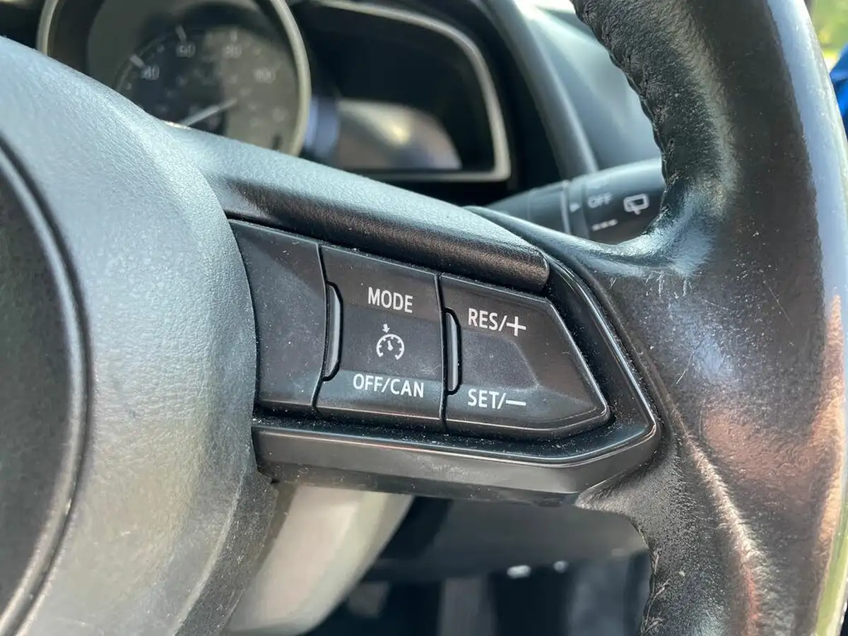 2018-mazda-mazda2-15-black-edition-big-16