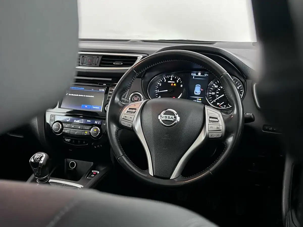 2016-nissan-qashqai-12-dig-t-n-vision-18in-big-17