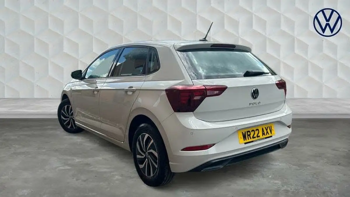 2022-volkswagen-polo-10-tsi-life-big-2