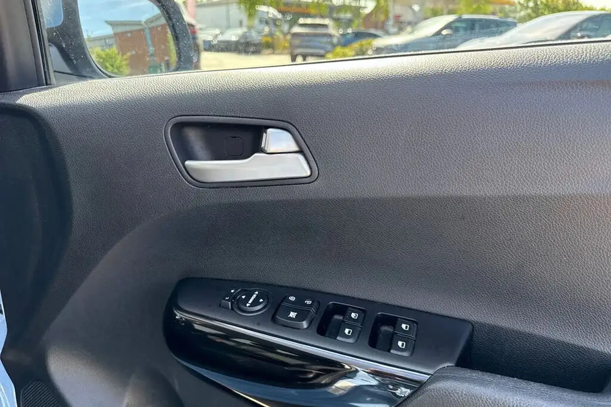 2021-kia-picanto-10-2-big-20