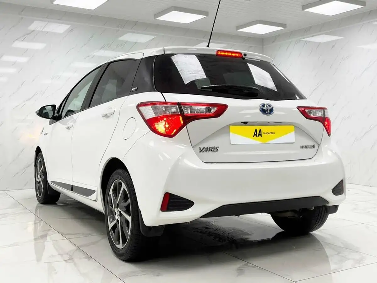 2020-toyota-yaris-15-vvt-i-y20-98bhp-hybrid-1497cc-e-cvt-big-5