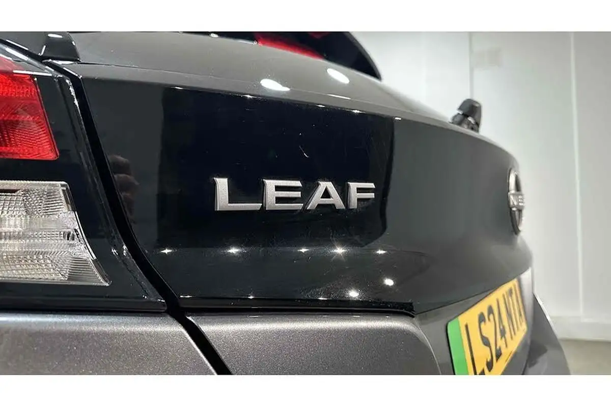2024-nissan-leaf-e-tekna-39kwh-big-10