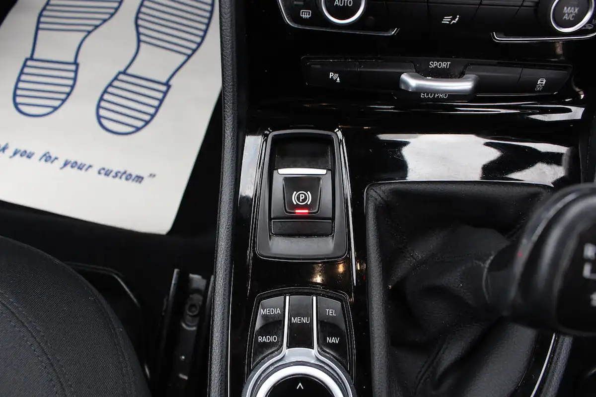 2016-bmw-2-series-15-218i-se-active-tourer-5d-big-26