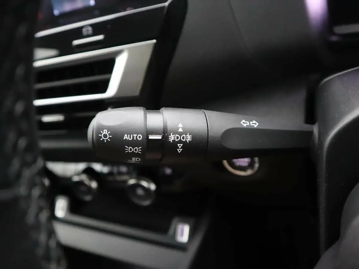 2023-citroen-c4-12-puretech-shine-plus-big-33