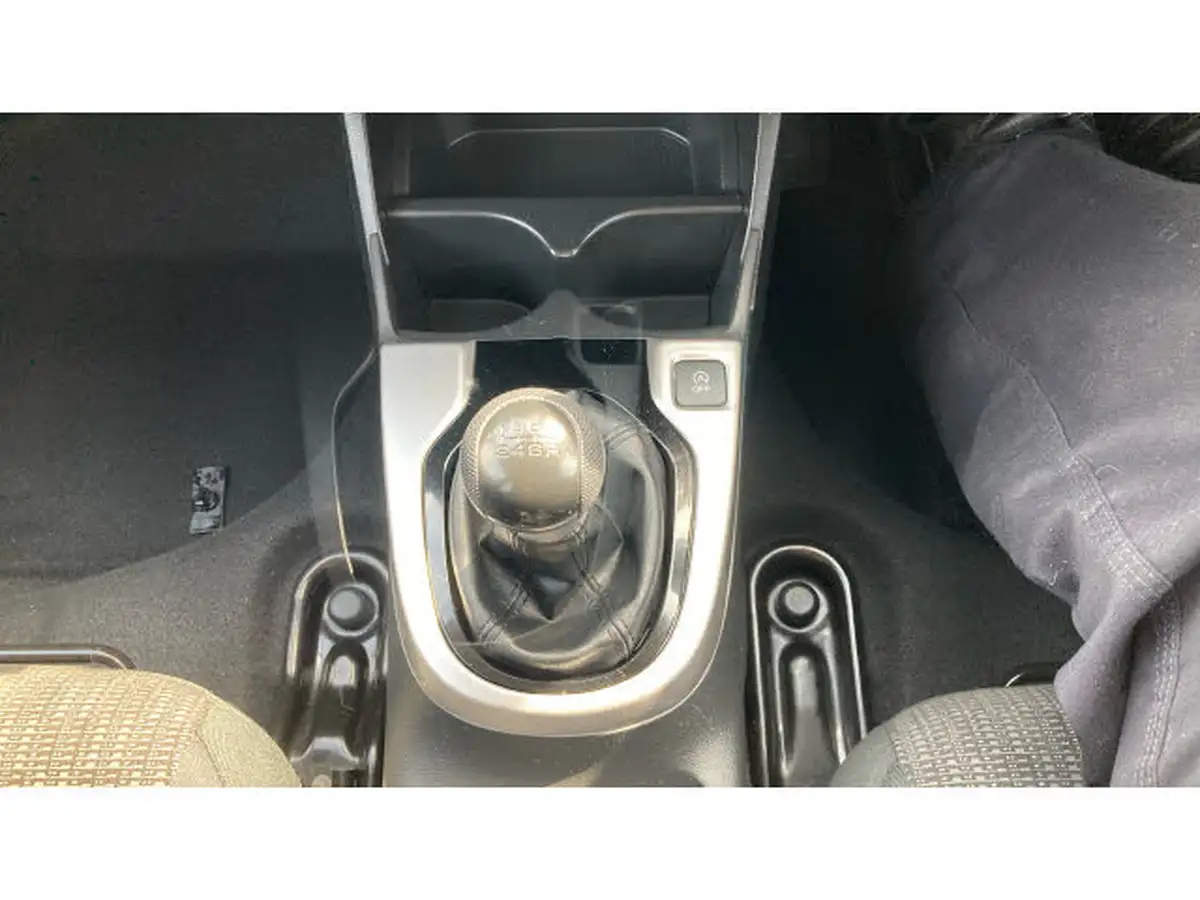 2015-honda-jazz-13-i-vtec-se-big-23