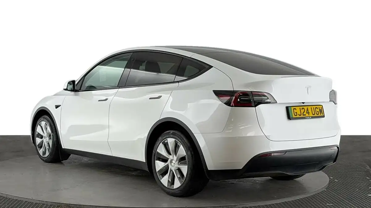 2024-tesla-model-y-e-rwd-big-5