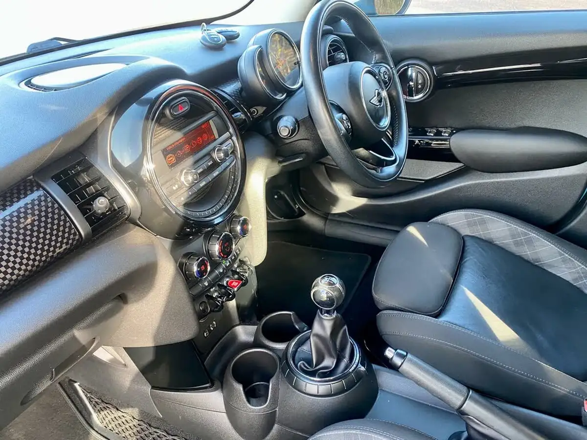 2016-mini-cooper-20-cooper-s-ss-hatchback-5d-big-17