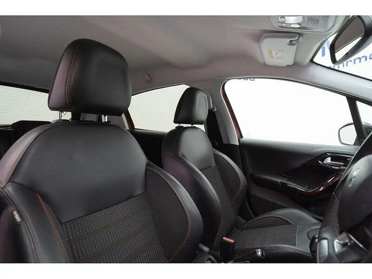 2016-peugeot-208-12-puretech-gt-line-5d-big-20