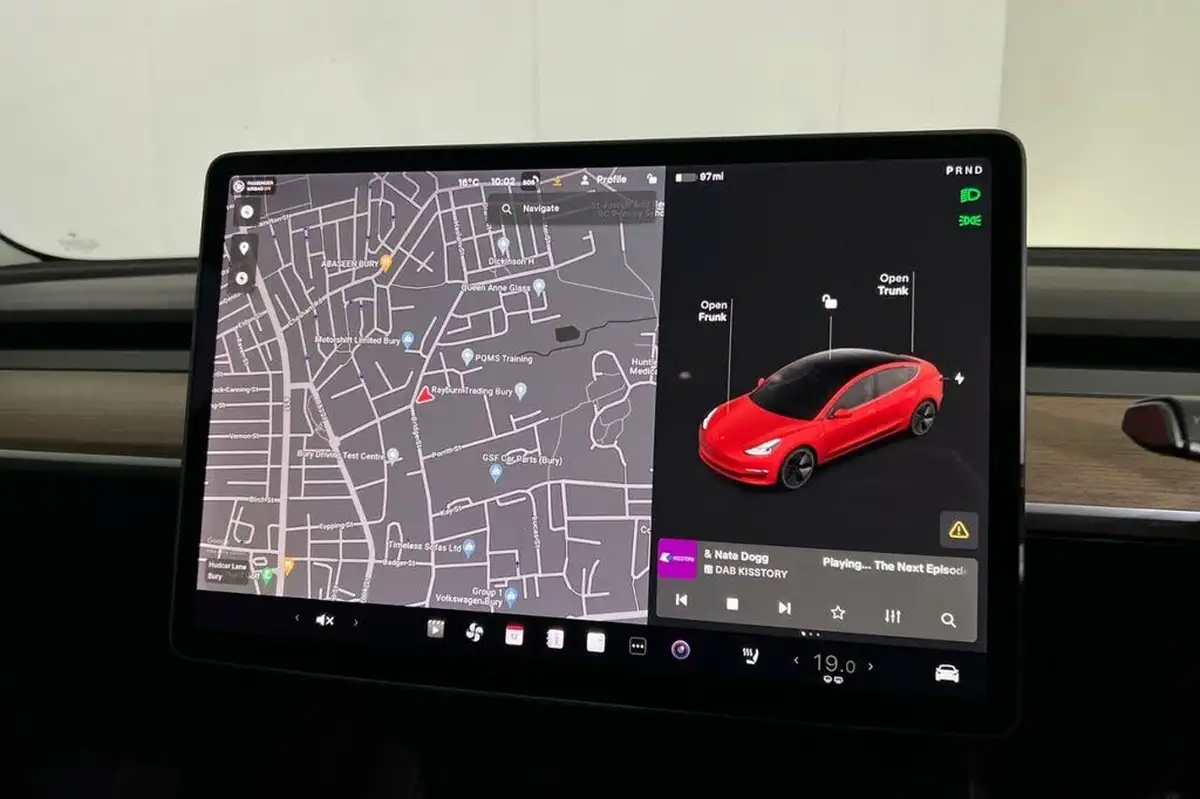 2020-tesla-model-3-e-long-range-big-29