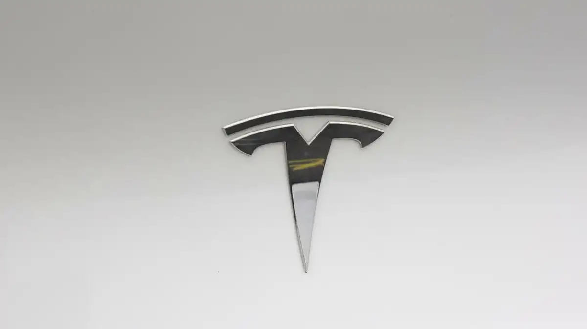 2023-tesla-model-y-e-rwd-big-19