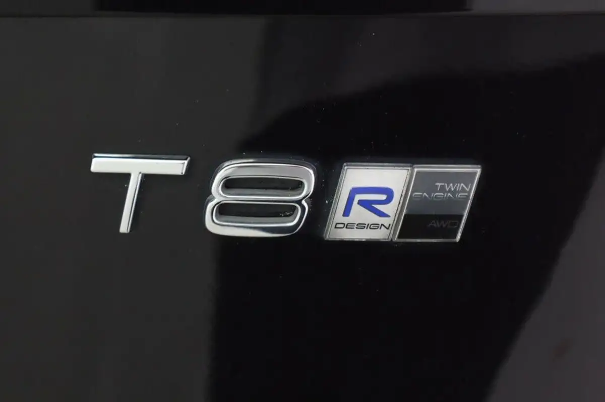 2019-volvo-xc90-20-t8-r-design-pro-390bhp-big-61