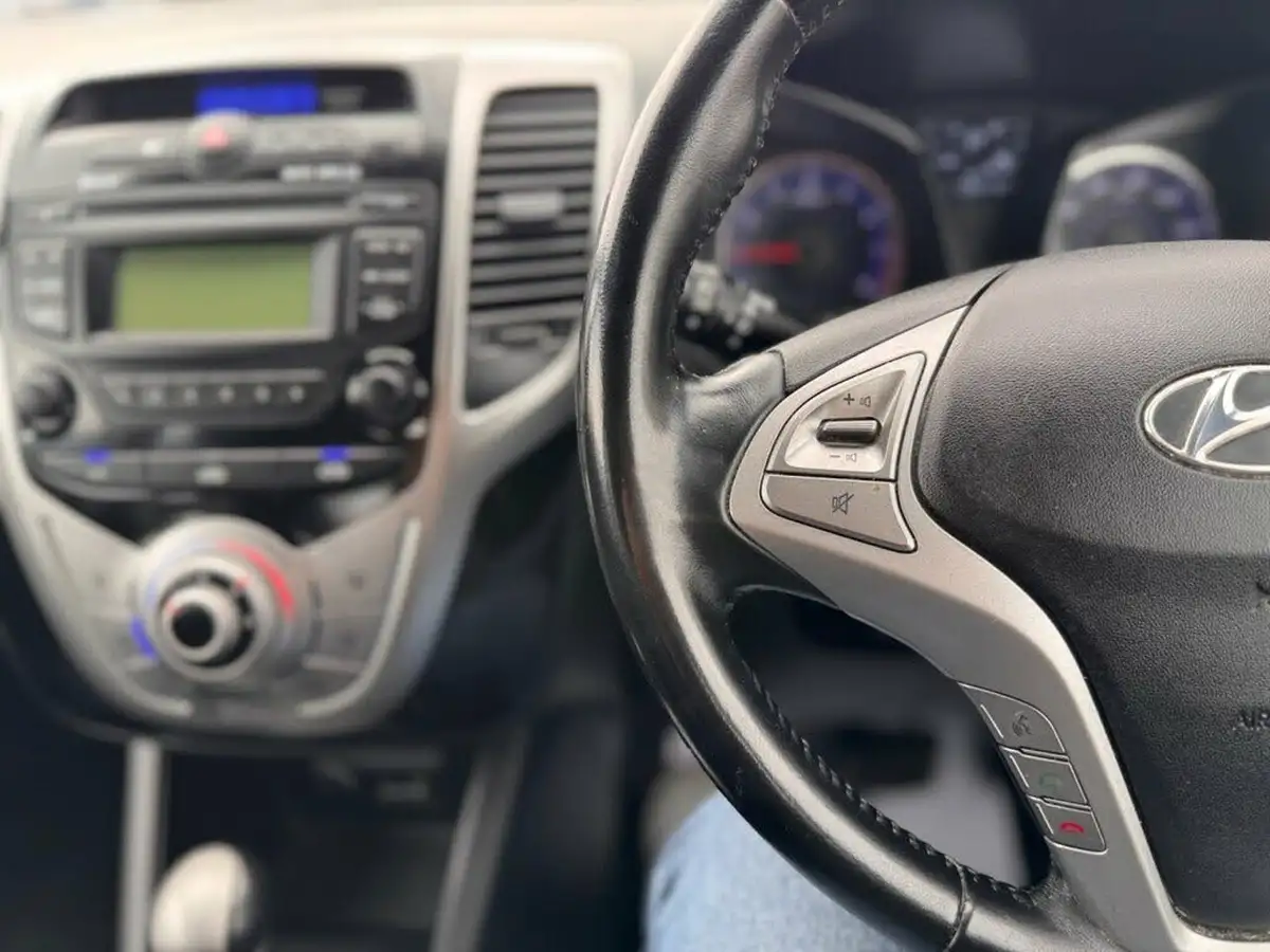 2013-hyundai-ix20-16-active-123bhp-big-22