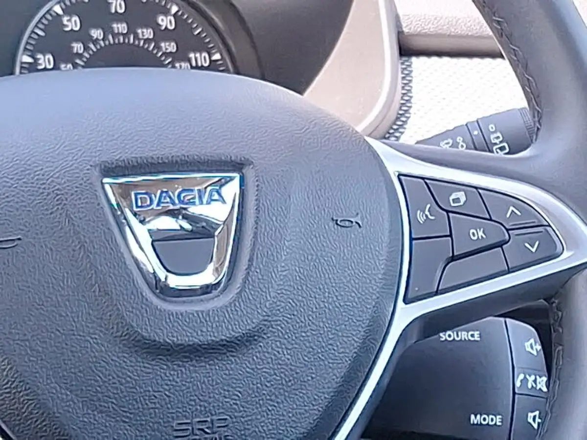2022-dacia-sandero-10-tce-comfort-90bhp-big-9