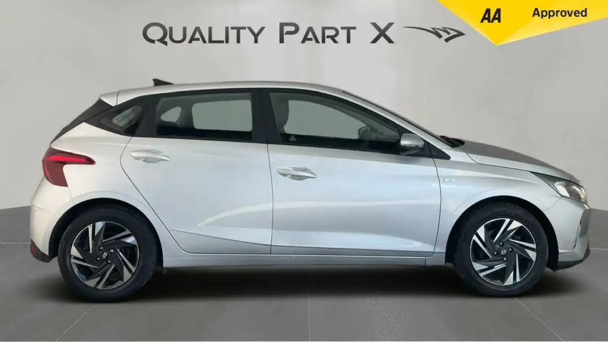 2022-hyundai-i20-10-t-gdi-se-connect-eclutch-imt-big-1