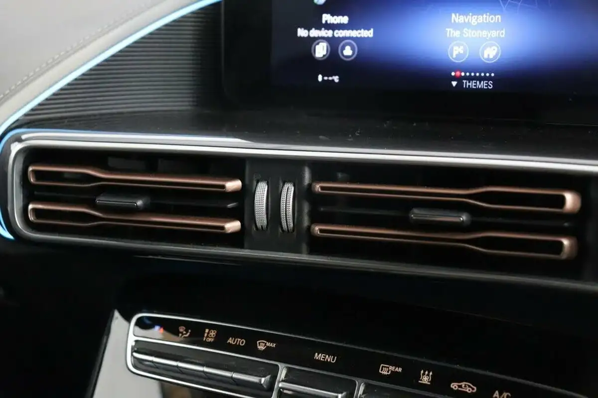 2020-mercedes-benz-eqc-e-eqc-400-amg-line-big-34