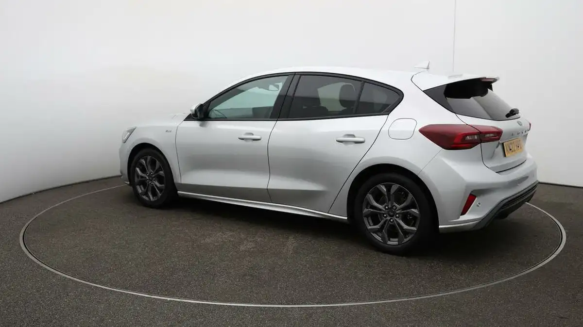 2022-ford-focus-10t-st-line-125ps-hatchback-big-34