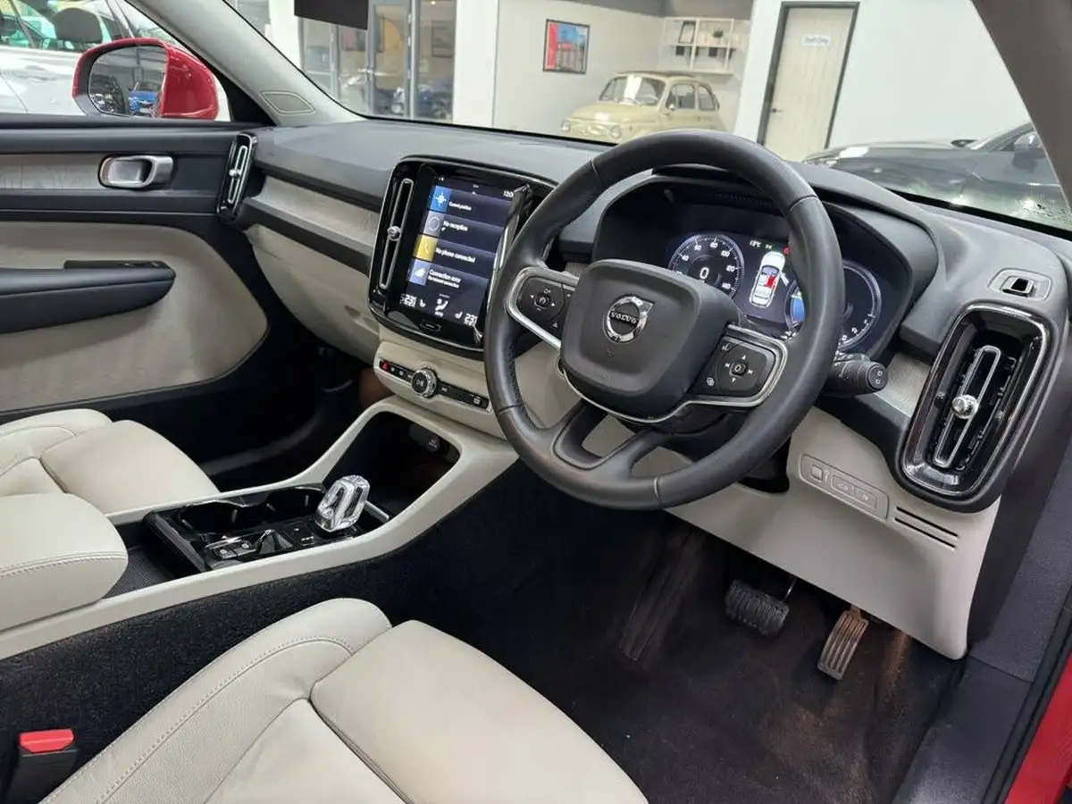 2022-volvo-xc40-15-t5-inscription-pro-big-14