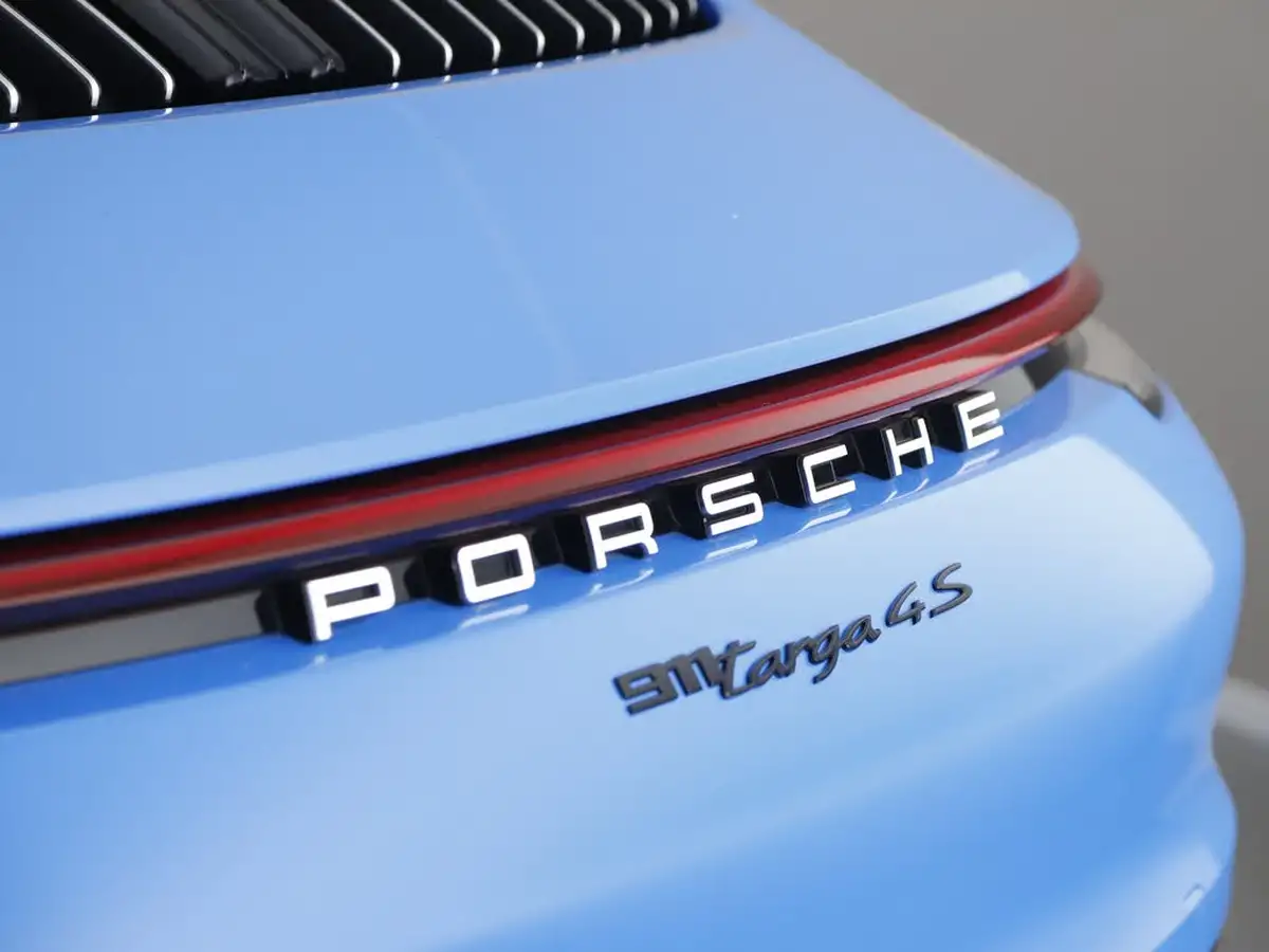 2021-porsche-911-30-targa-4s-big-24