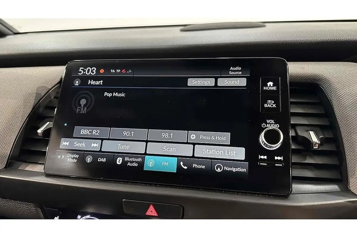 2021-honda-jazz-15-i-mmd-crosstar-ex-109ps-two-tone-big-34