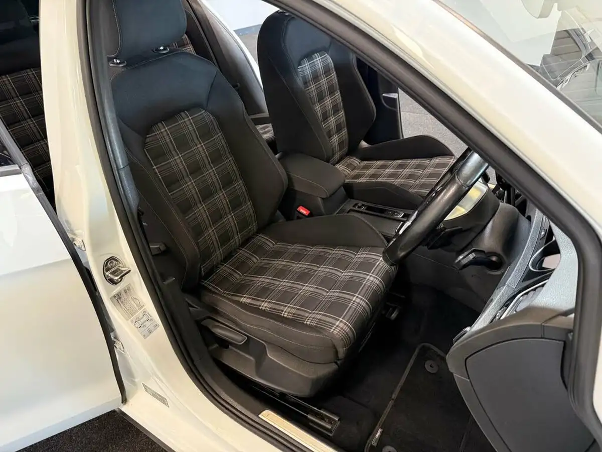 2016-volkswagen-golf-20tdi-gtd-bmt-hatchback-5d-dsg-big-11