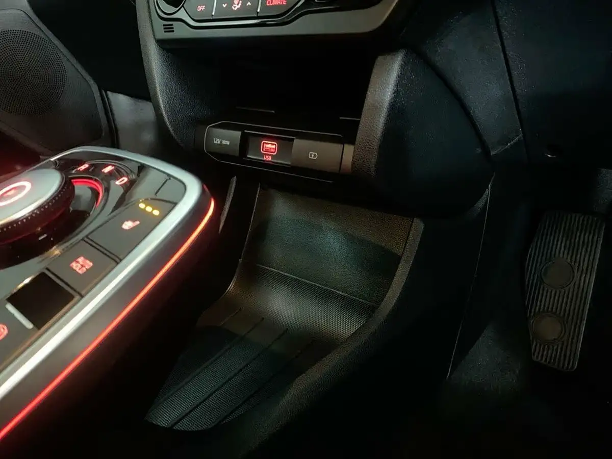 2020-kia-e-niro-ev-4-big-31