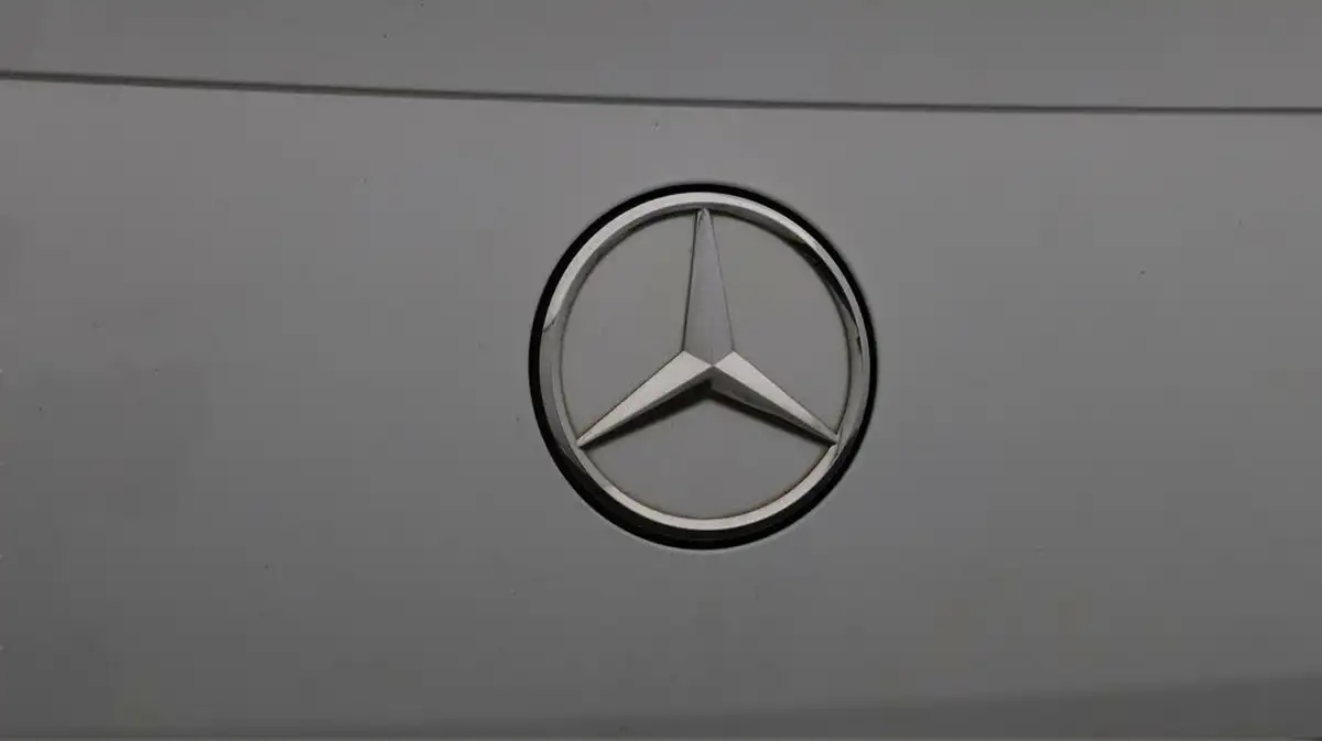 2020-mercedes-benz-cla-13-cla-180-amg-line-coupe-4d-big-21