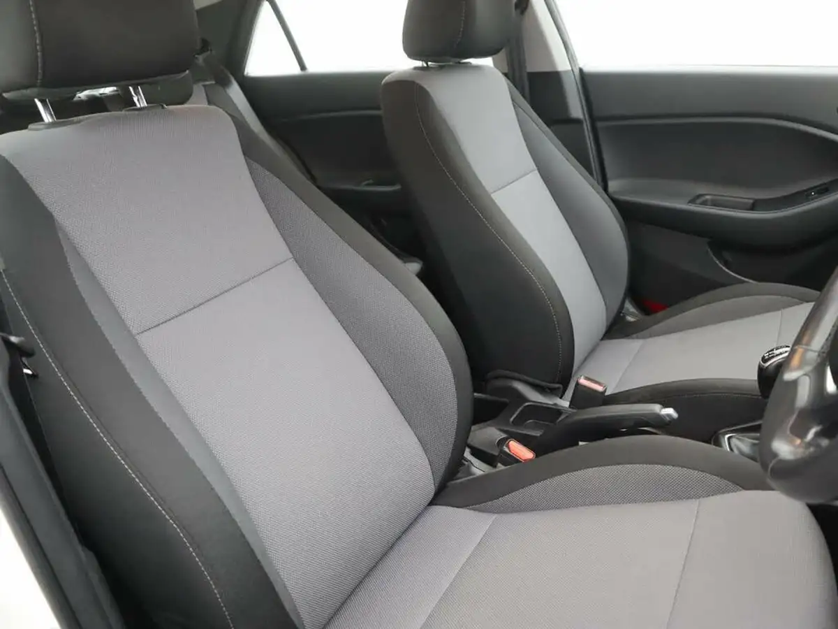2017-hyundai-i20-10-t-gdi-turbo-edition-big-10