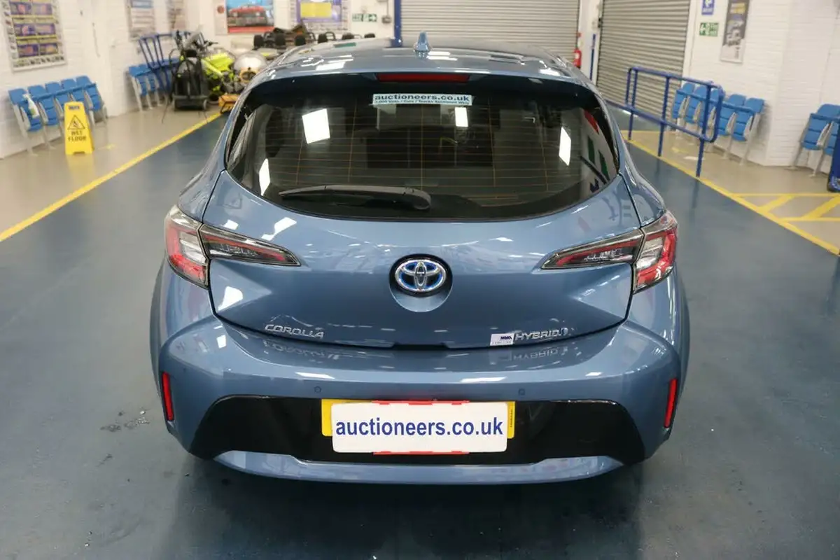 2021-toyota-corolla-18-vvt-i-icon-tech-trk-hatchback-5d-big-5